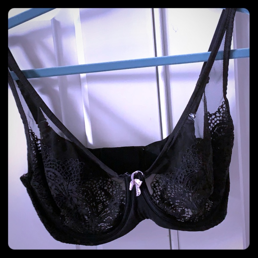 Black lace bra